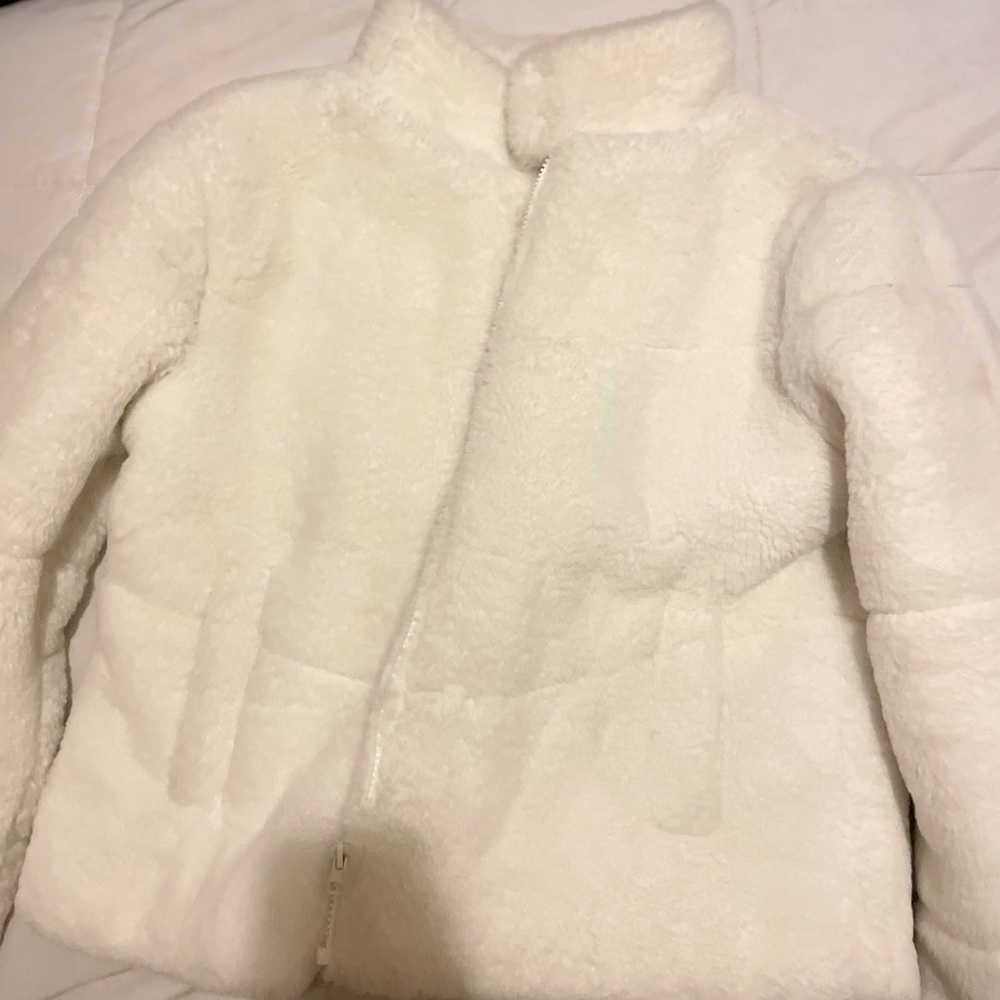 Teddy Winter Jacket. Size: L Color: Crème/ White